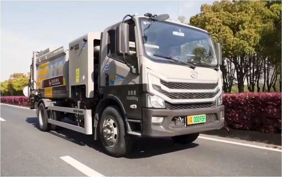 零排放,低污染  新能源环卫车助力本市环卫行业高质量发展