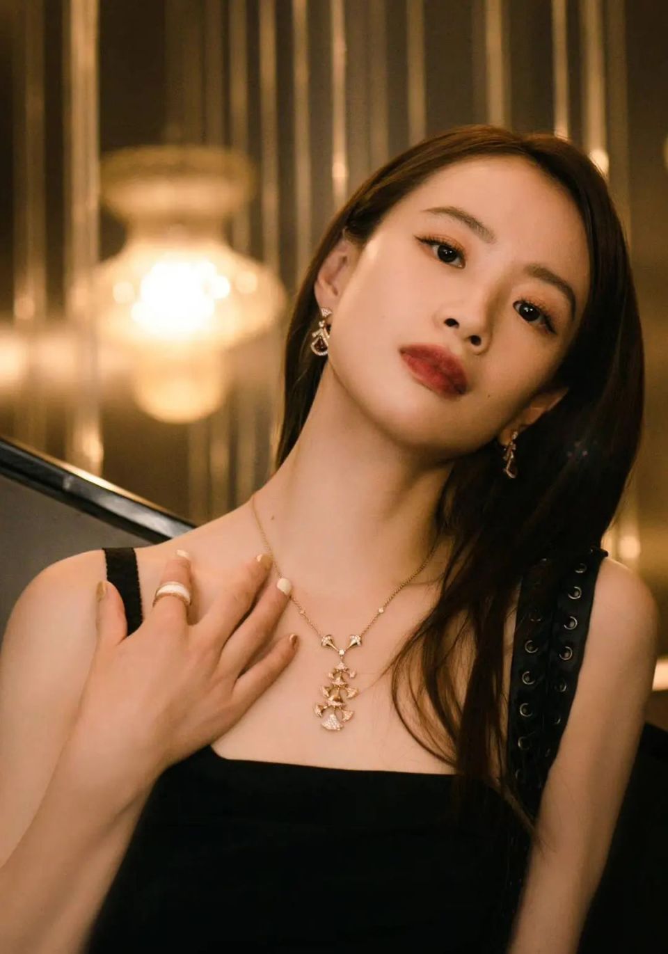 今年内娱第一疯批美人，她早该火了-腾讯新闻