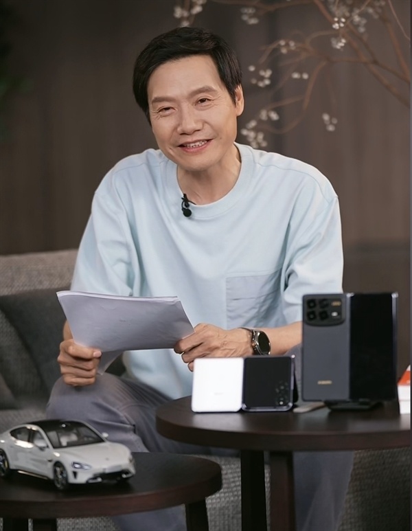 雷军年度演讲返场直播开始:陈年,凡客霸占榜一,榜二