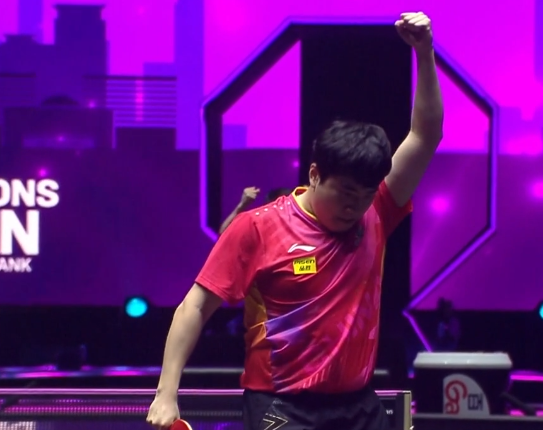 82被逆转梁靖昆险些吃了许昕当年的亏刘国梁观战面无表情