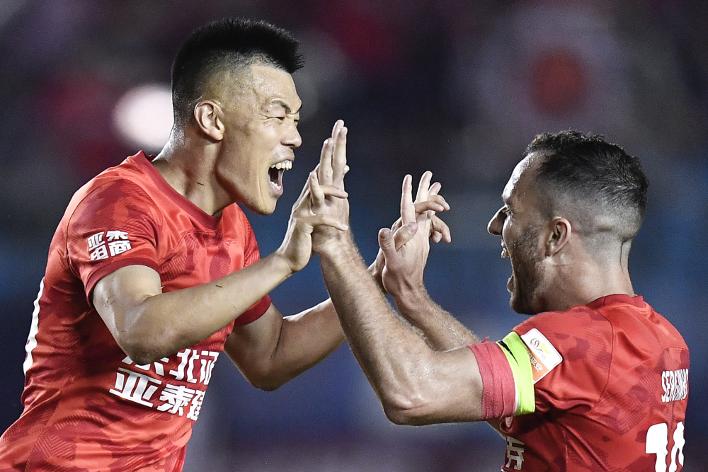 体育足球中超长春亚泰胜沧州雄狮