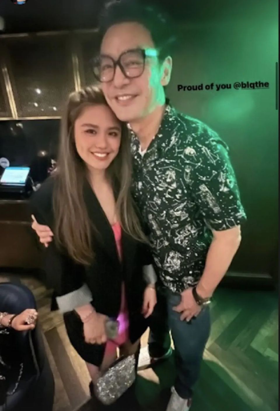 钟镇涛19岁女儿出道,唱功获张学友舒淇认可,颜值却被网友嘲讽