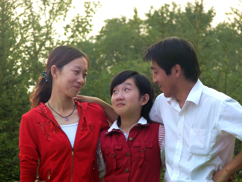 当月,赵晓冬发布了第一条视频,他在配文写道:"谨以此片献给我的爱女