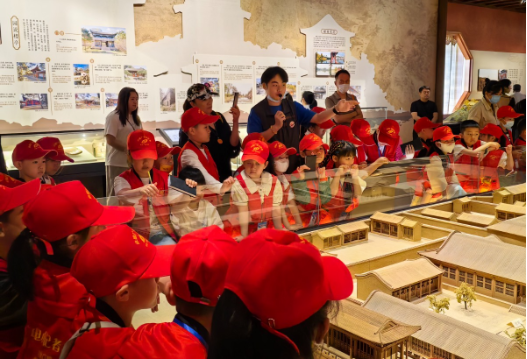 走进历史去旅行——"承德广电小记者"承德博物馆研学游-腾讯新闻