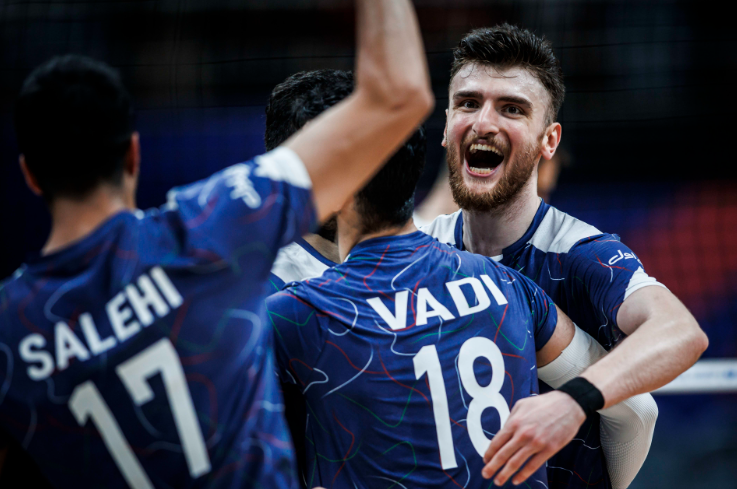 1-3!亚洲男排首败,塞尔维亚4人上双,领头羊pk世界第8,冲2连胜