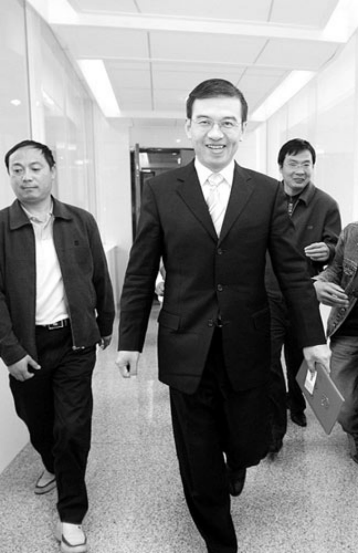 深挖 | 王志：从央视著名主持人到双一流大学副校长_腾讯新闻