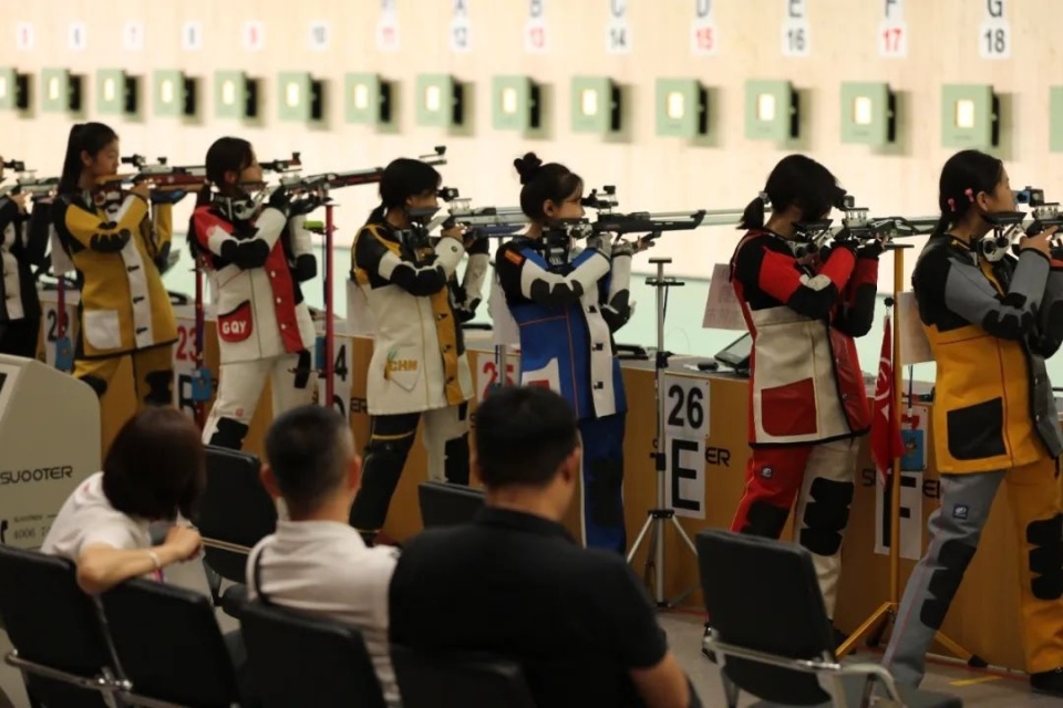 射击场上的一幕幕.这些也是体育中最好的样子