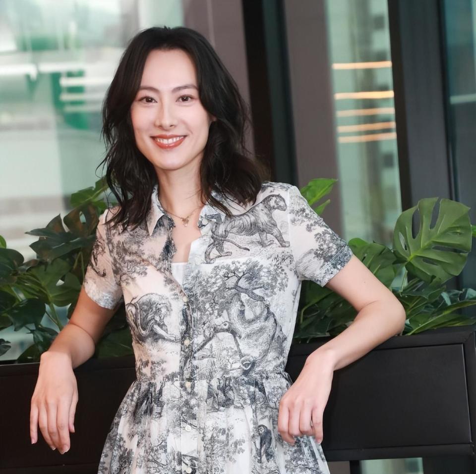一场采访,戳穿了李泽楷的"精明",梁洛施的话,终于信了_腾讯新闻