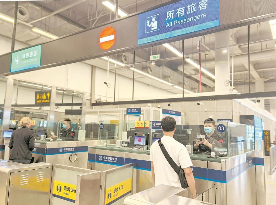 深圳多口岸提示指引换新 “中国边检”字样标志成为历史_腾讯新闻