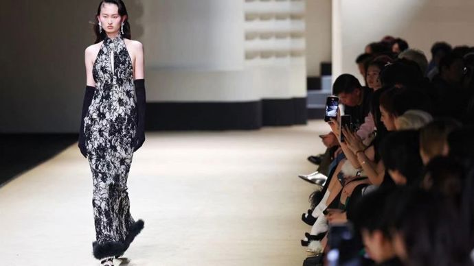 首秀首展首展一浪高过一浪2024秋冬上海时装周3月25日晚开幕