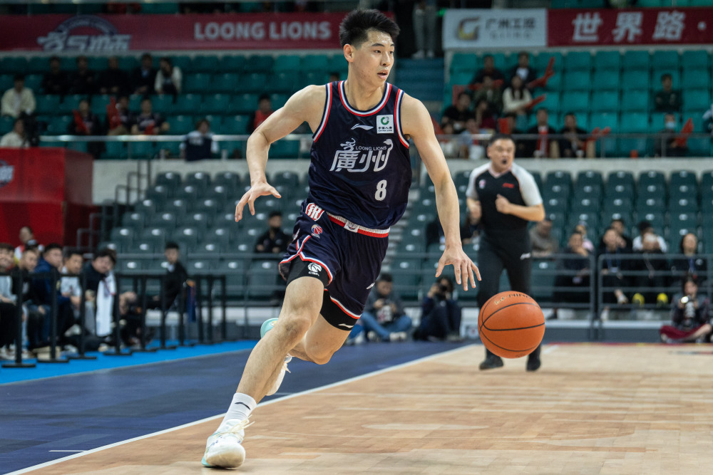 【cba】李炎哲被交易至新疆,崔永熙发文深情告别_腾讯新闻