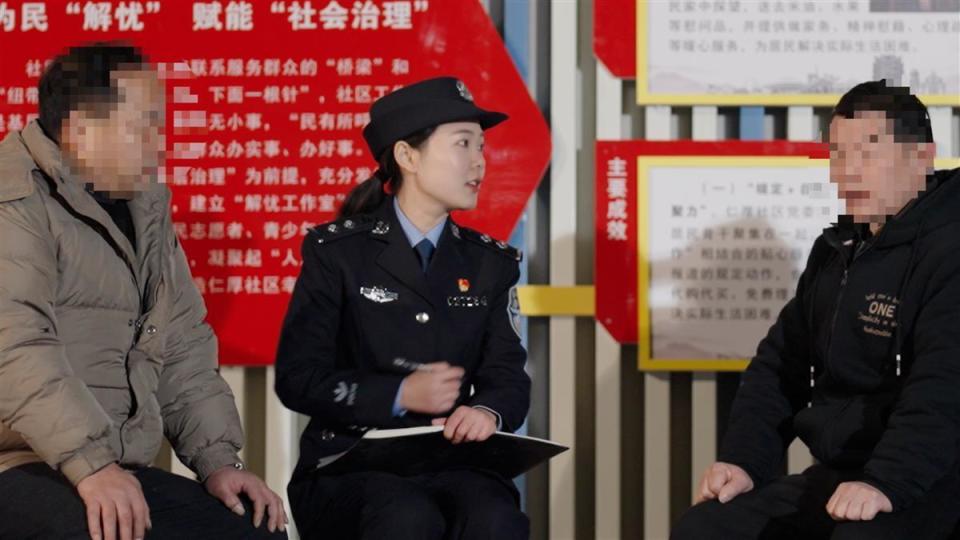 打卡90后社区女警黄珂平凡的一天