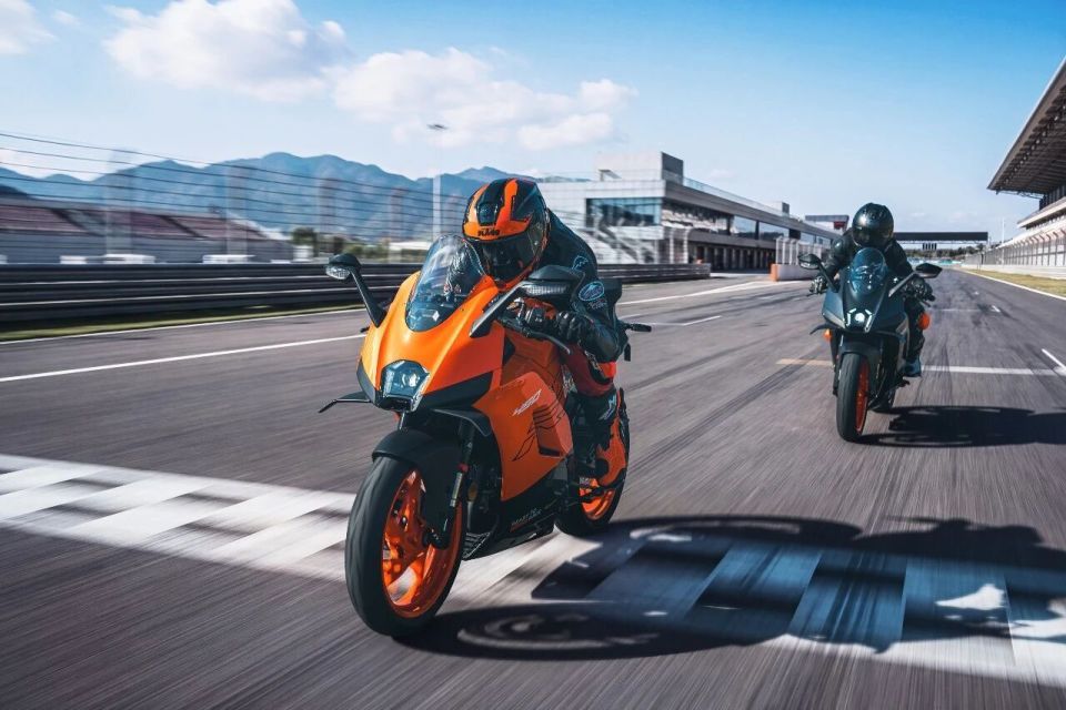 售价3.49万元，KTM RC450价格公布，到底是换壳、还是赛道小钢炮_腾讯新闻