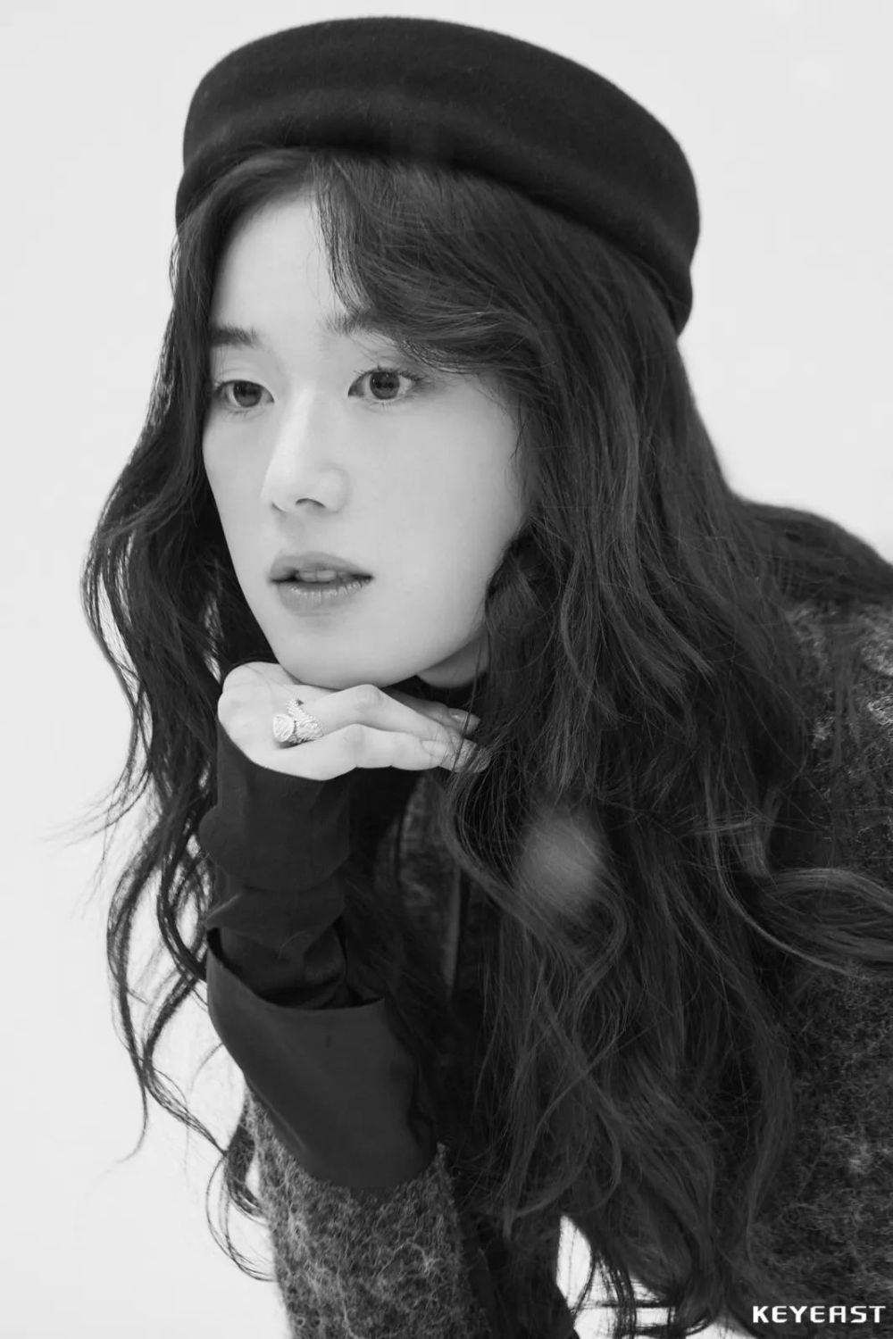 《安娜》主演郑恩彩韩版《嘉人》写真大片,大小姐气质优雅高贵_腾讯