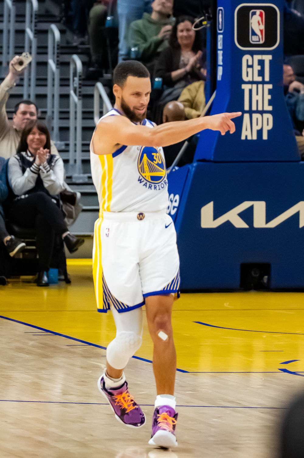 篮球——nba常规赛:勇士胜76人_腾讯新闻