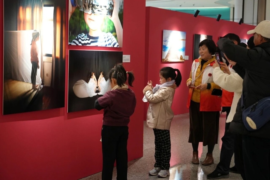 第30届全国摄影艺术展览精品展上海巡展在沪启幕_腾讯新闻