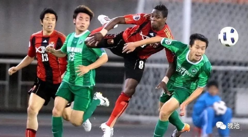 退役的大连籍球员曹轩回到家乡,之前曾在大连人职业足球俱乐部梯队