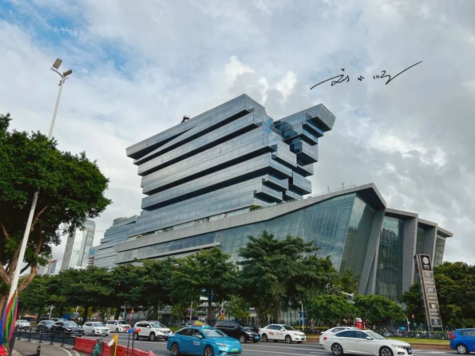 广州"最丑建筑"之一?投资50亿,却被大家认为看起来像棺材楼