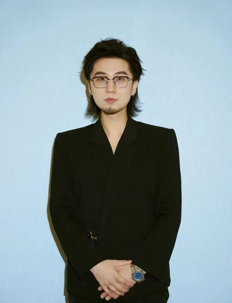 专访《扬名立万》导演刘循子墨：倾听角色很重要_腾讯新闻