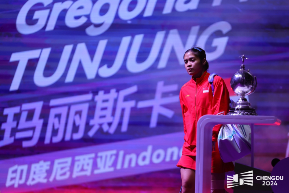 贾一凡 21-12, 21-15 博尔 /麦尔肯何冰娇 21-16, 22-20 莱恩刘圣书