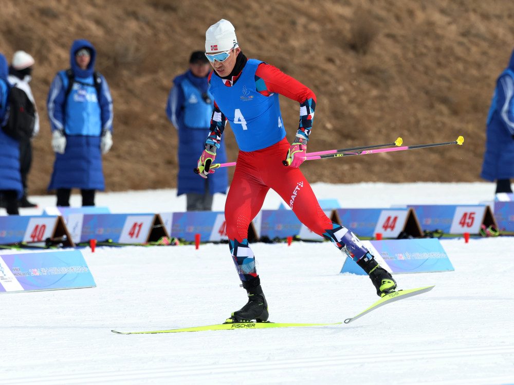 越野滑雪公开组男子双追逐赛况2