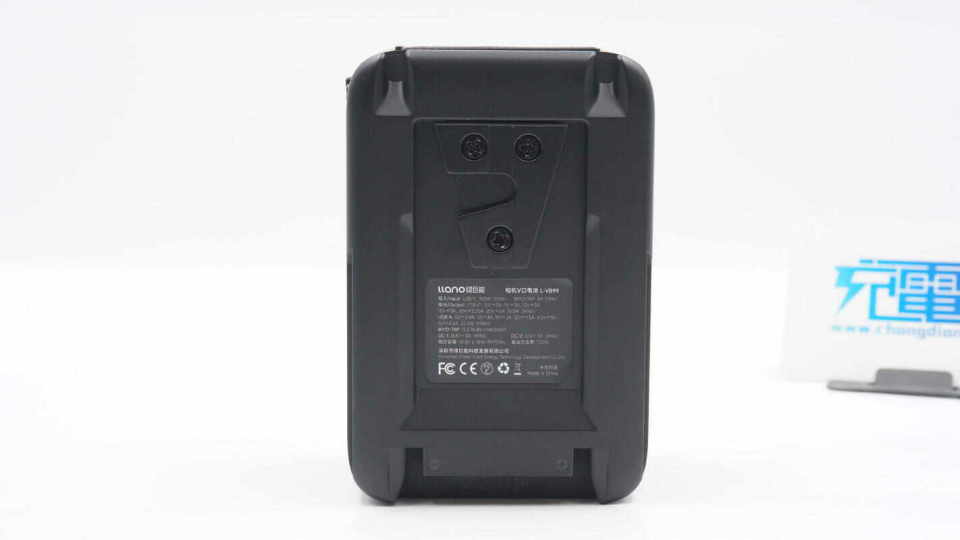 支持100w充放电,绿巨能性能级相机v口电池l-vb99拆解