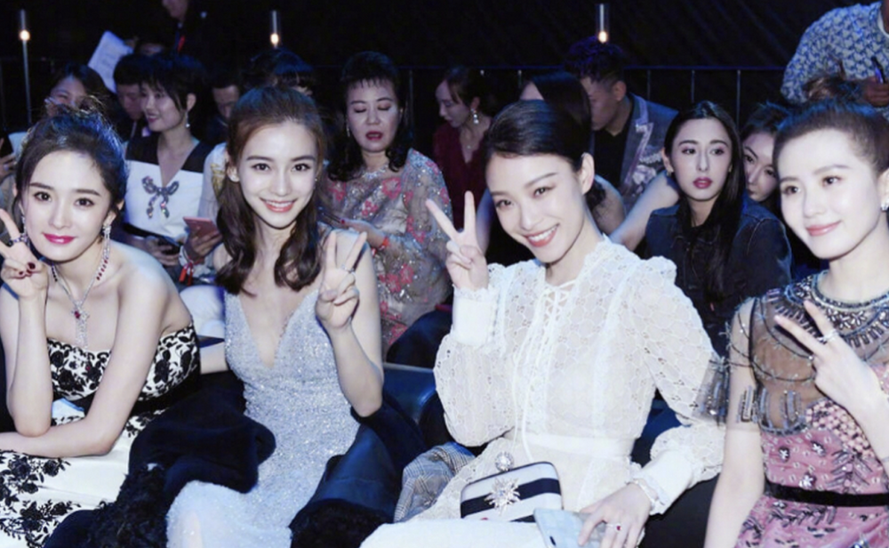 杨幂赵丽颖首度合作引热议曝一个演女二一个客串粉丝急眼了
