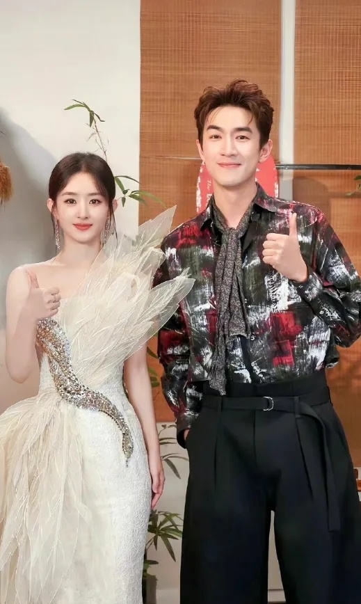 如今的赵丽颖也已经高调的辟谣澄清了,相信他们也只是好朋友的关系,也