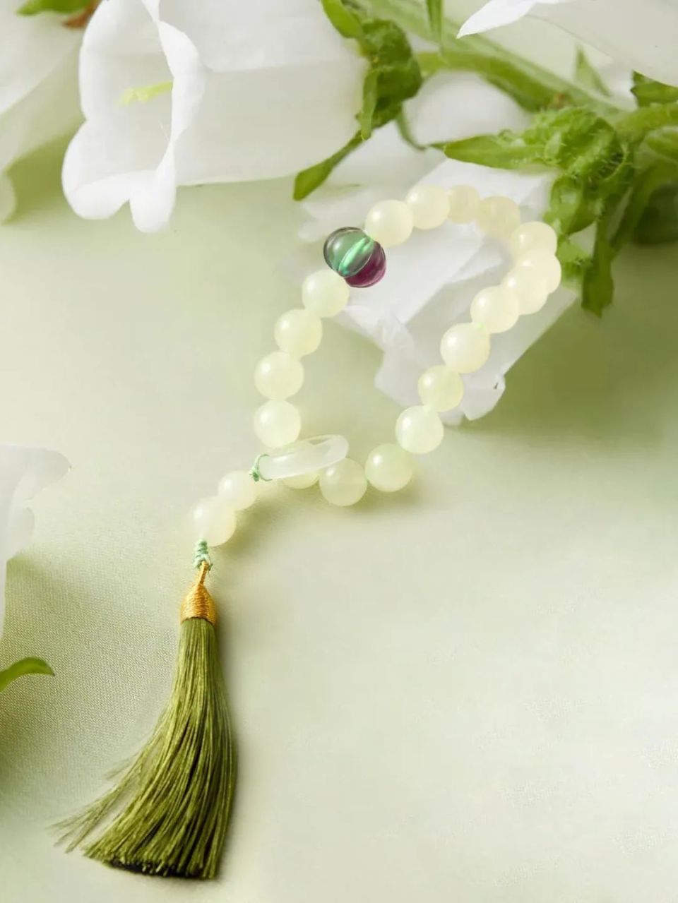 清透水润,细腻淡雅的白玉手镯,竟然不到200元拿下了?