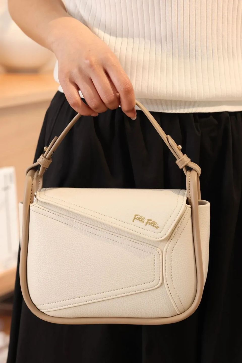 原2350元的包包,现在不到1折抢!