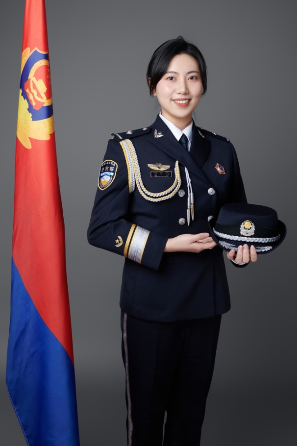 "多面手"小杨的藏蓝青春