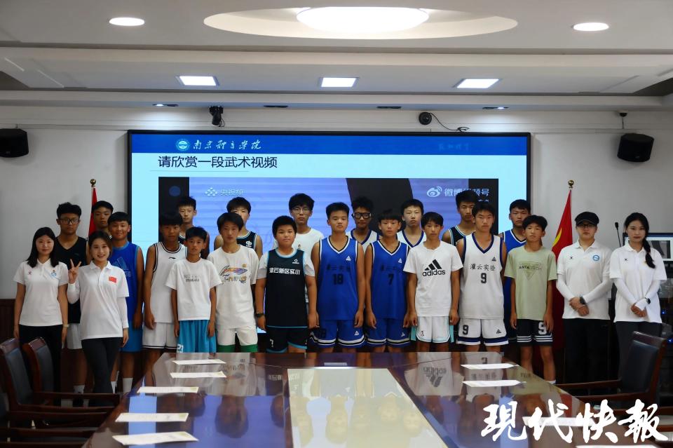 冠军教练进社区，传统武术进学校！南京体育学院开展研究生暑期社会实践活动