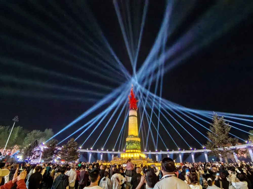 "五一"假期哈尔滨市累计游客接待量623.97万人次,同比