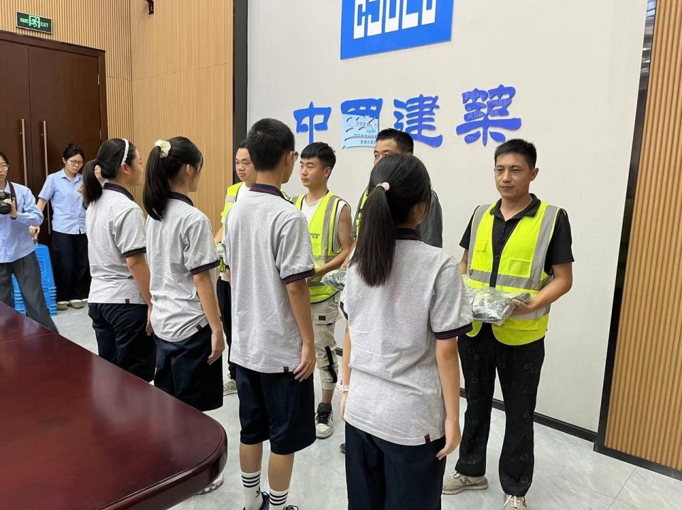 杭高近500套迷彩服有了好去处