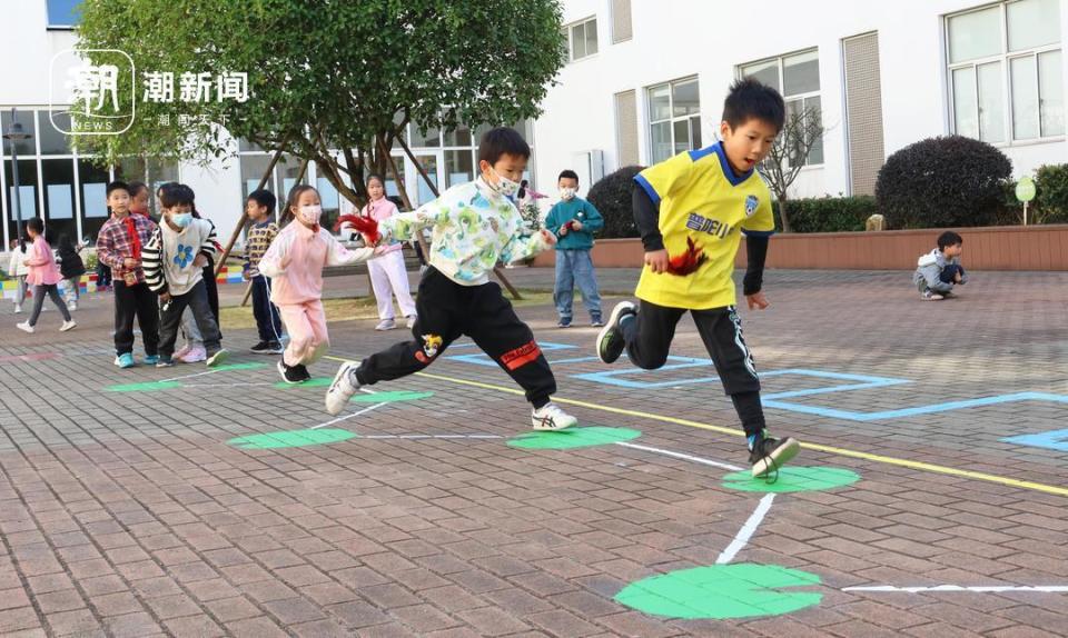 小学生体育课玩的小游戏(适合小学生的体育课游戏有哪些)