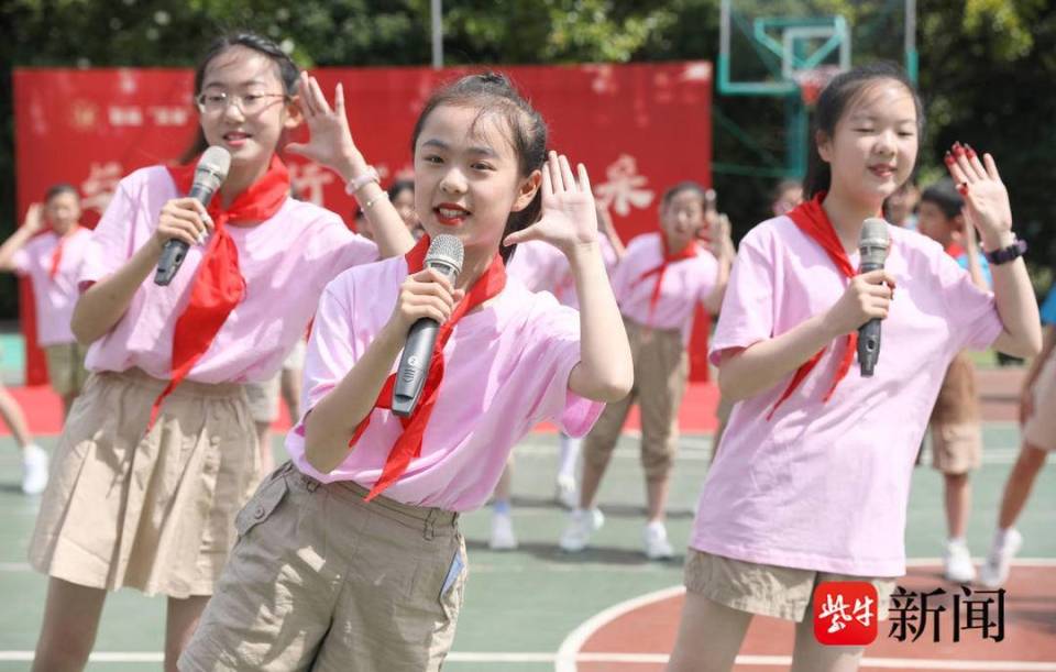 姚友娣 单毅君 记者 ) 5月29日,全国第八届中小学生艺术展演——江苏