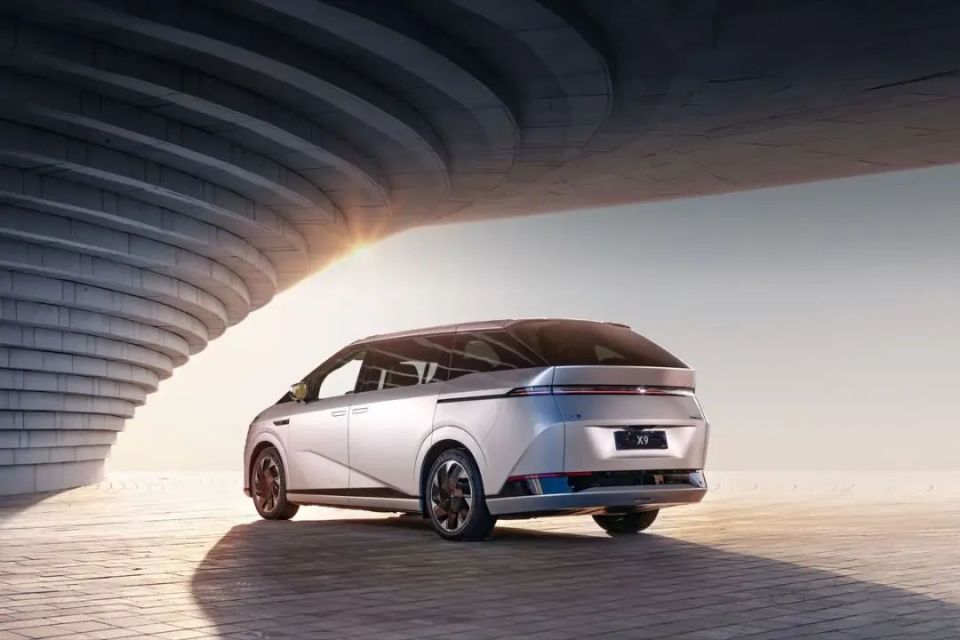 直接吓到欧美车企掀桌子不玩了!