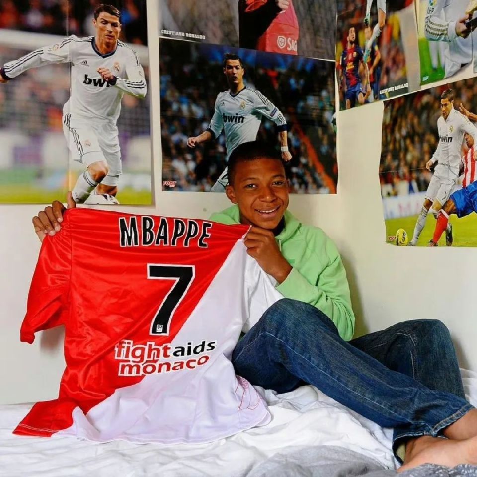 巨星降临,白衣新宠——姆巴佩加盟皇家马德里