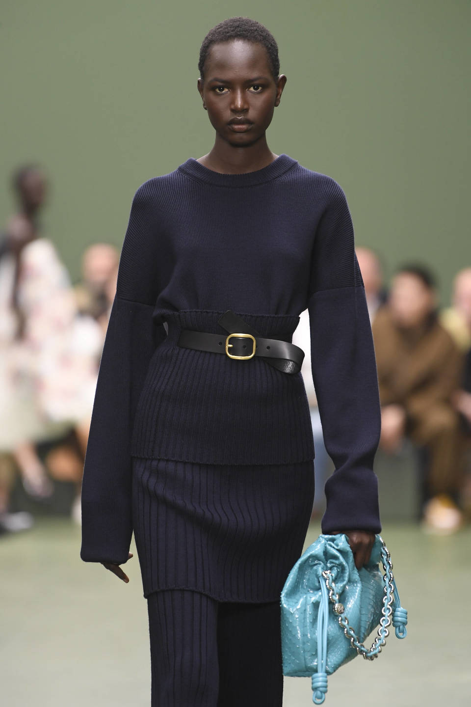 巴黎时装周罗意威品牌时装秀2