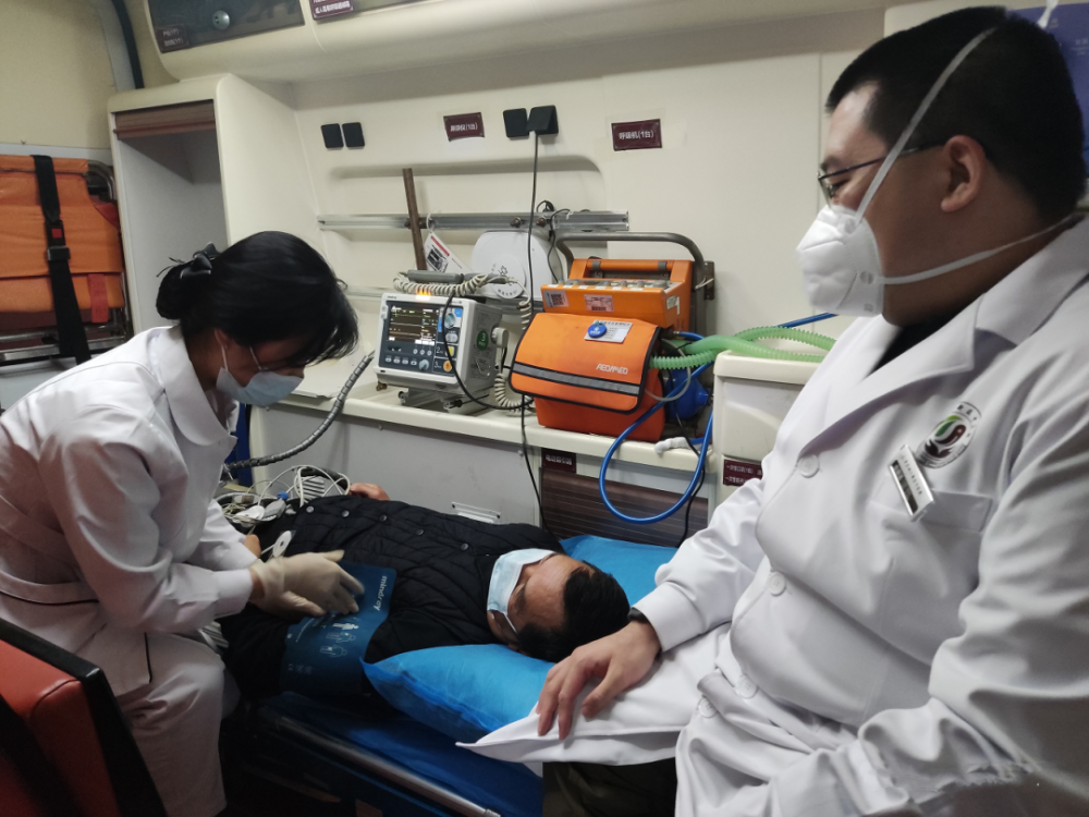 以爱为底色做有温度急诊人