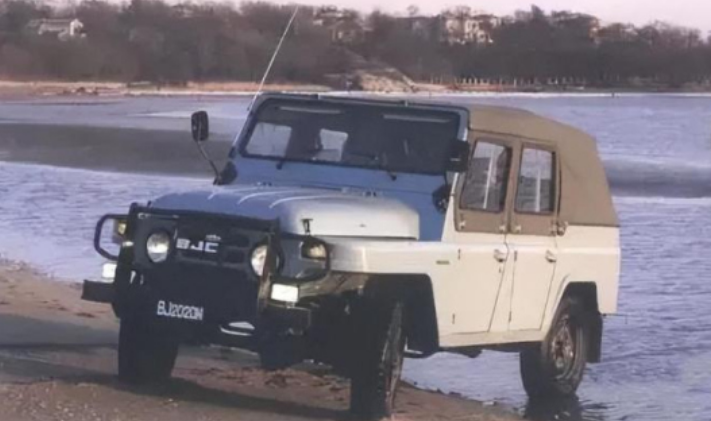 2024款"老北京212"高清实拍!配2.0t东安动力采埃孚8at