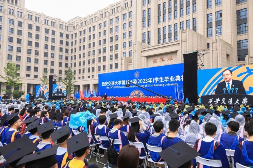 无惧风雨，团结奋斗！交大人，为世界之光！_腾讯新闻