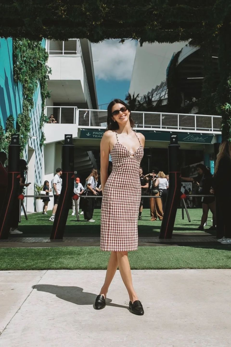 女明星们的花裙子穿搭灵感,适用于所有女孩