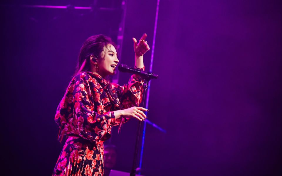 手阿沁也离开了乐团;至此飞儿乐团成员只剩下键盘手陈建宁与主唱韩睿