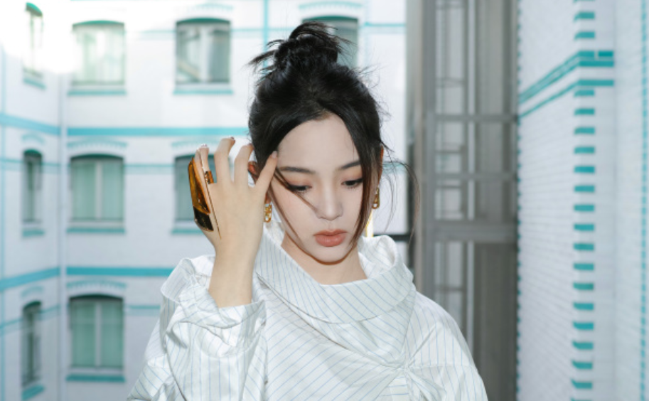 欧阳娜娜回应鹿小葵被群嘲:这个行业就是要接受各种挑战和评价