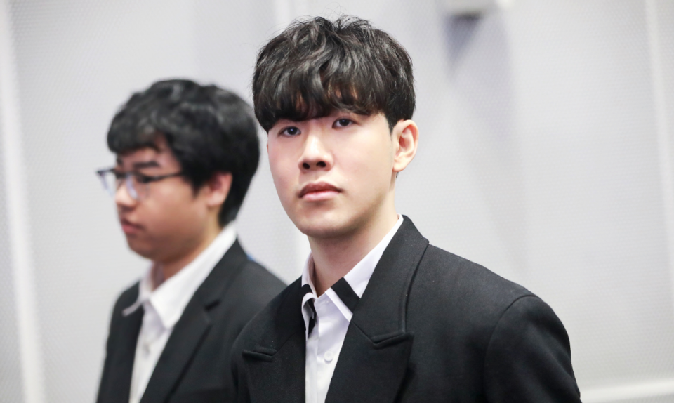 theshy被评历史第一上单wbg老板改头像切割开团