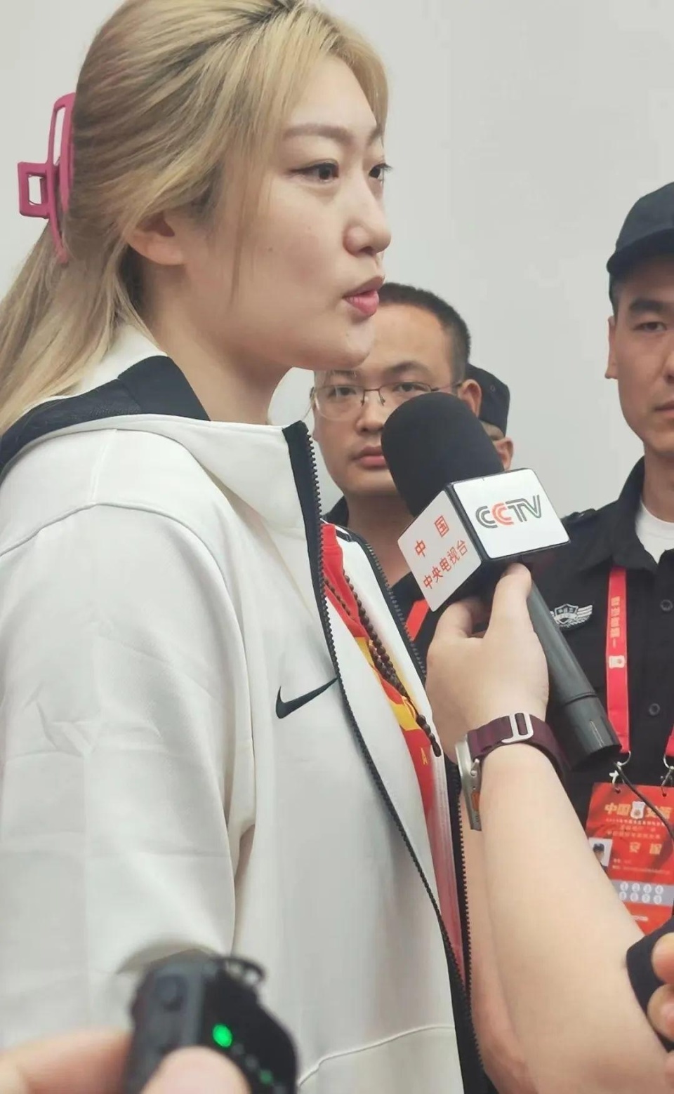热身赛1胜4负,中国女篮主帅称打弱队没意义,李梦:为冲击更好目标前期