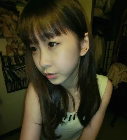 当时,苏文迪也是网络红人,之前和安娜baby谈过一段时间的恋爱.