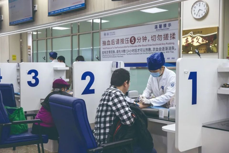 转载节后的办公室7个人里有5个在咳嗽