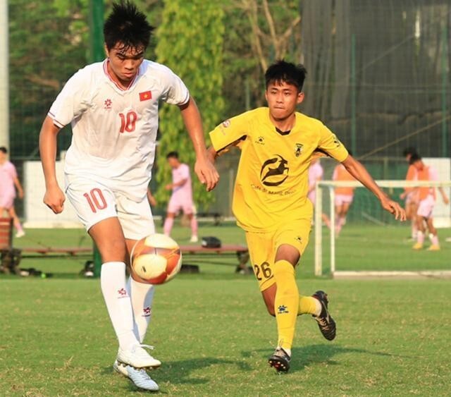 马德兴:越南u19派06/07年龄段为主参加四国赛,阮公凤侄子在列